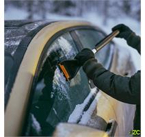 Smetáček se škrabkou Plus krátký  - 1078495 - Fiskars