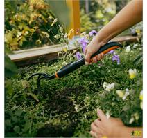 Kultivátor s krátkým prostředním hrotem OneClick - 1080686 - Fiskars
