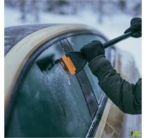 Smetáček se škrabkou Solid™ - 1078496 - Fiskars